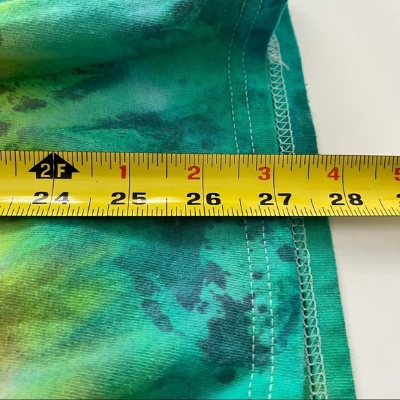 Universal Volcano Bay Tie dye shirt in size S - Picture 5 of 7